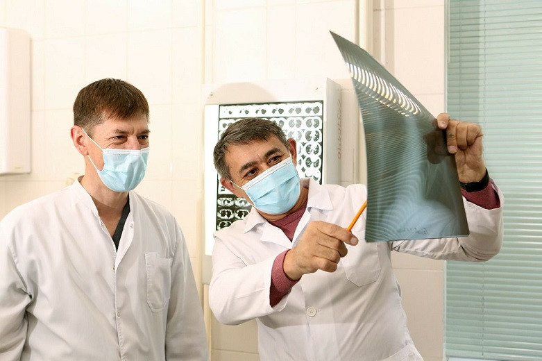 Медработники Алматы получили 14 млрд тенге надбавок за работу с ковидными пациентами