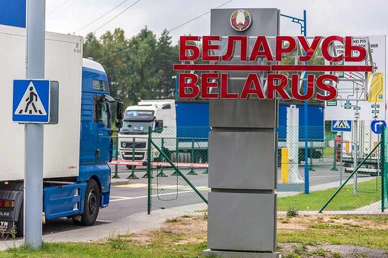 Беларусь закрыла на выезд наземную границу из-за коронавируса