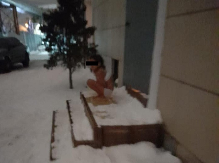 Мать выгнала 8-летнюю дочь раздетой на мороз в Нур-Султане