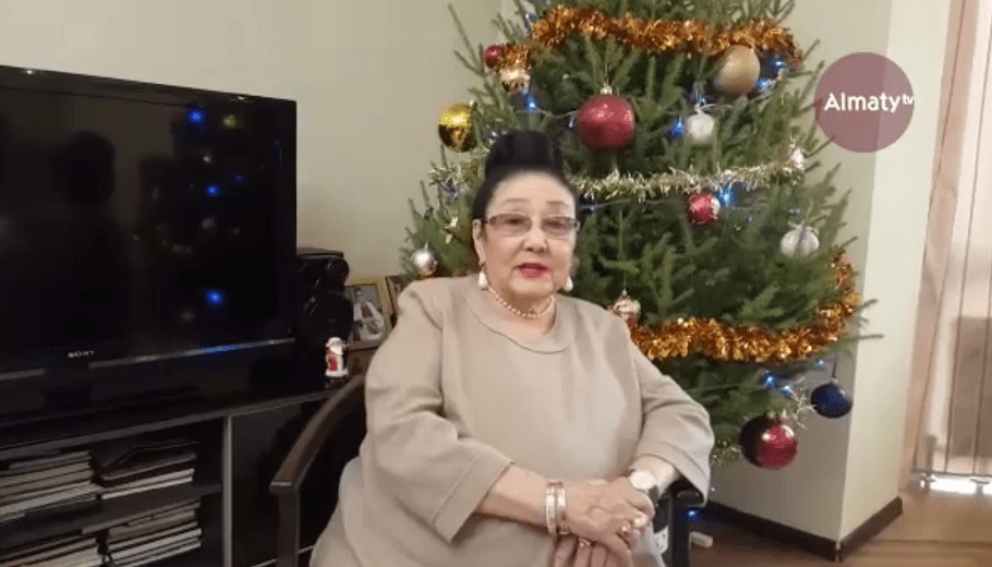 Бибигуль Тулегенова поздравила казахстанцев с Новым годом