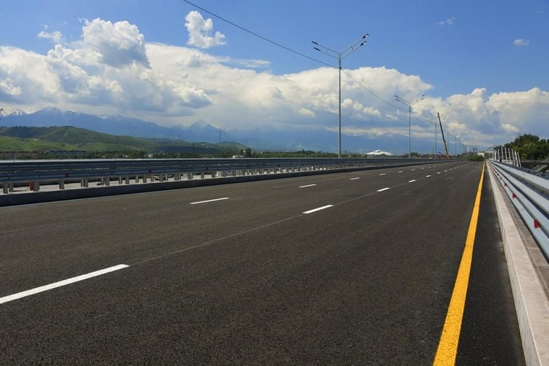 43 км новых дорог построят в микрорайонах Алматы