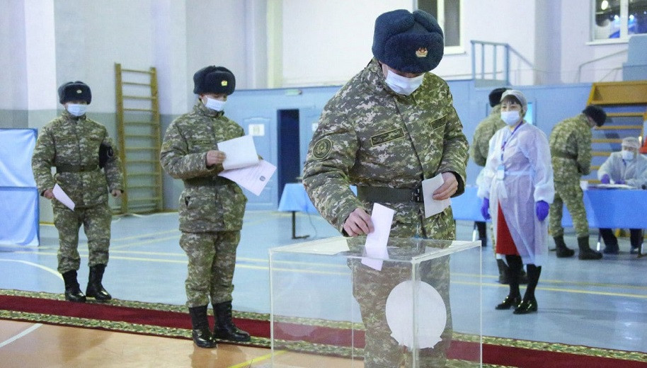 Голосование на 19 избирательных участках в Вооруженных Силах досрочно завершено