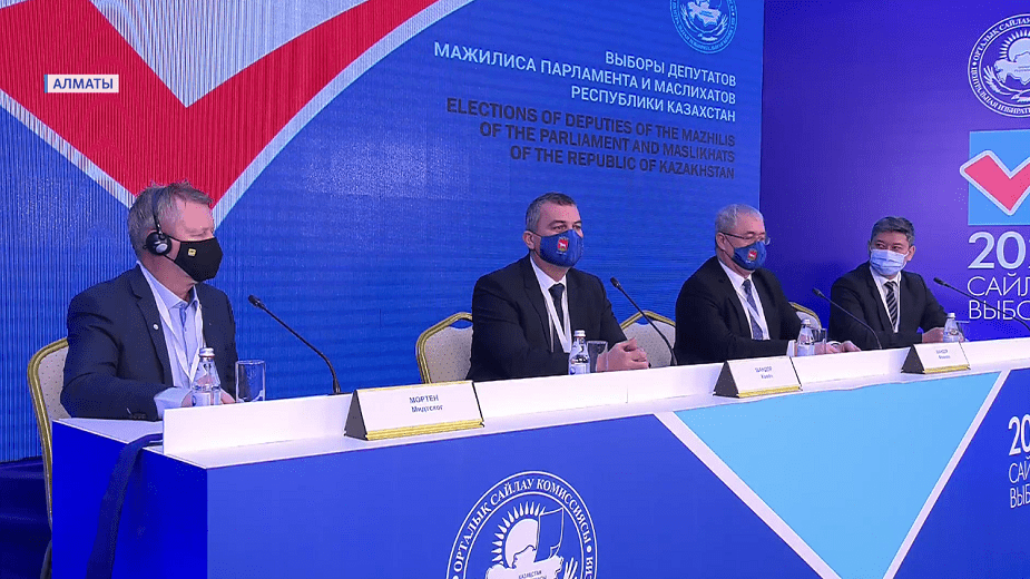 Замечаний нет, нарушений не обнаружено: международные наблюдатели высоко оценили процесс выборов на избирательных участках Алматы