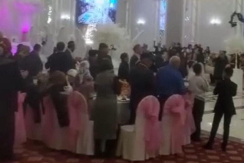 Свадьбу прервали полицейские в Сарыагаше