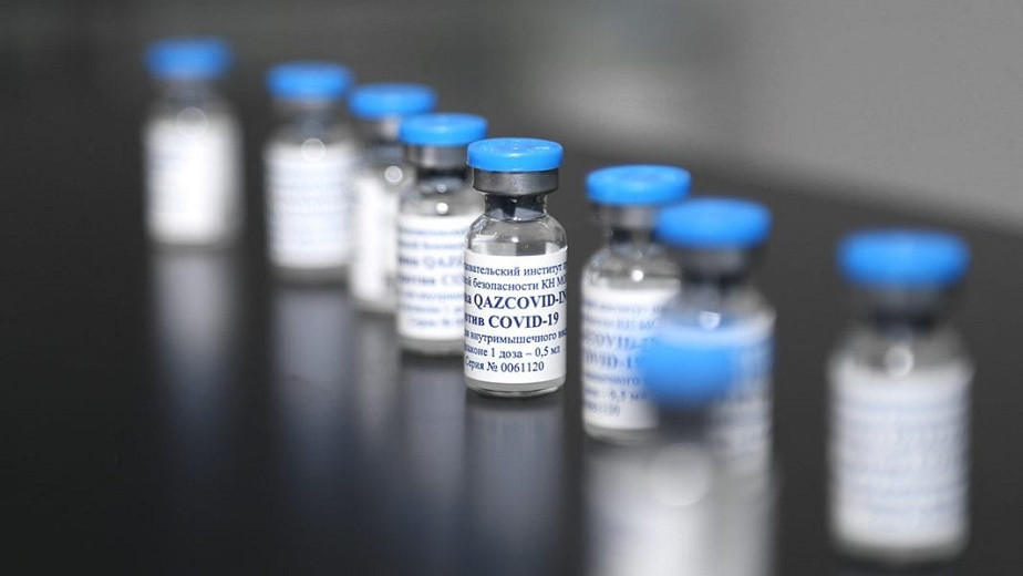 Вакцинация поможет улучшить ситуацию в борьбе против COVID-19 – алматинский эксперт