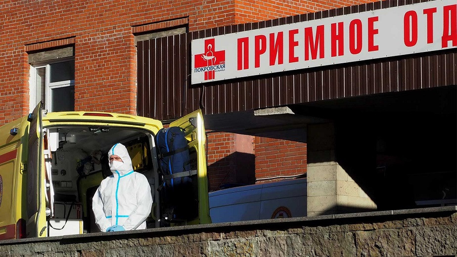 Санкт-Петербург лидирует в России по количеству заразившихся и умерших от COVID-19