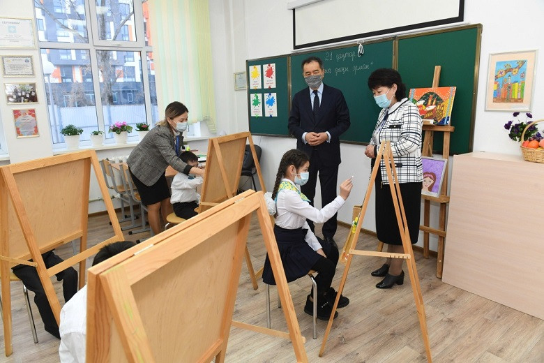 Б. Сагинтаев ознакомился с условиями организации учебного процесса для детей с особыми потребностями