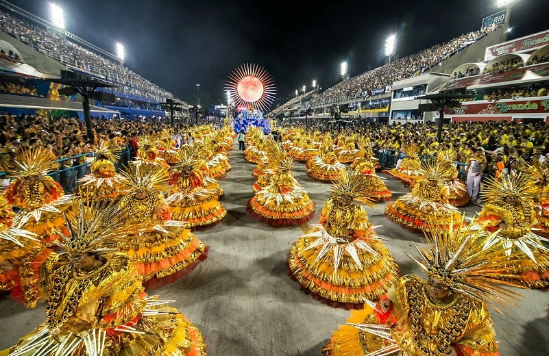 Праздник не состоится: власти Бразилии отменили знаменитый карнавал из-за коронавируса