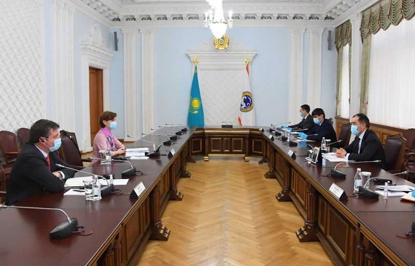 Бакытжан Сагинтаев провел встречу с представителями Всемирного банка