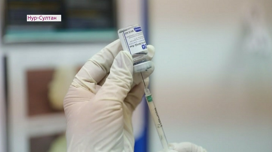 Казахстан вернется к жизни без пандемии, если половина населения привьется вакциной - главный санврач страны 