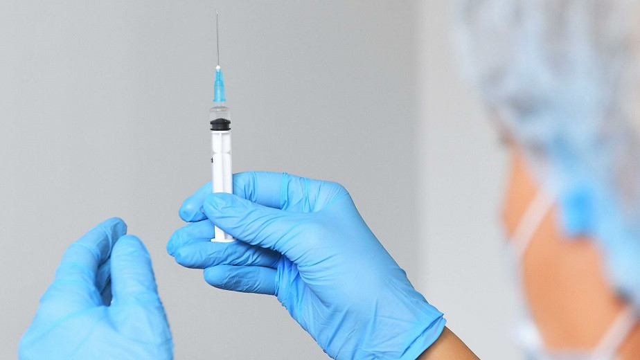 Нұр-Сұлтанда 700-ден астам медицина қызметкері коронавиурсқа қарсы вакцина салдыртты  