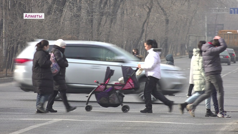 Коронавирус в Алматы: жителей призывают строго соблюдать саннормы 