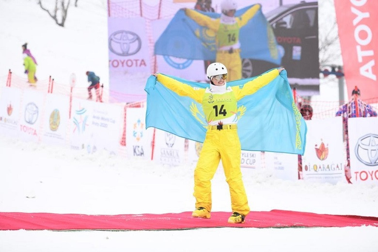 Казахстанка стала первой на турнире по лыжной акробатике в США
