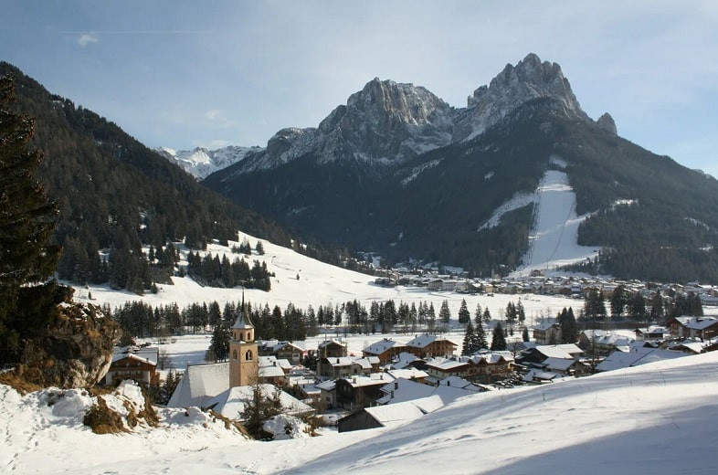 COVID-19 в Европе: в Италии продлили запрет на работу горнолыжных курортов, в Великобритании обнаружили еще одну мутацию коронавируса