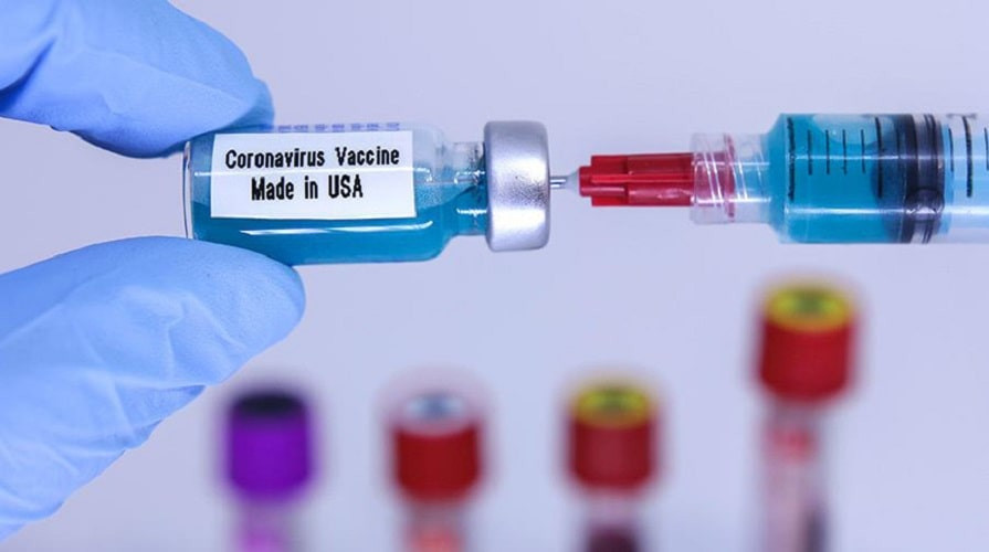 Маскарад не помог: две молодые американки переоделись в старушек, чтобы  получить прививку от COVID-19