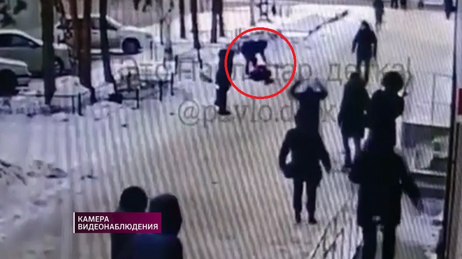 Житель Павлодара избил 13-летнюю девочку на глазах у прохожих 