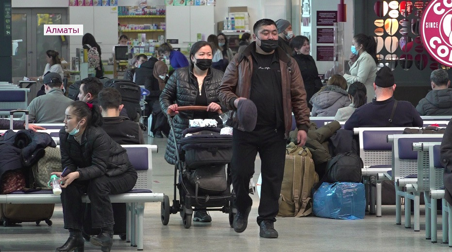 Казахстанцев, отдохнувших за границей, обяжут прибыть на родину с ПЦР-тестом