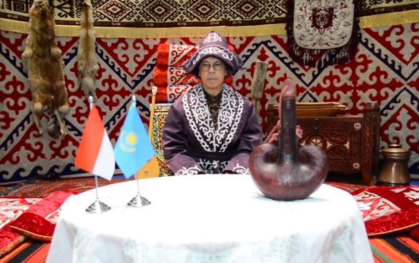 Юрта, чапан и казахский язык: индонезийский посол поздравил казахстанцев с Наурызом и сравнил кухни двух стран