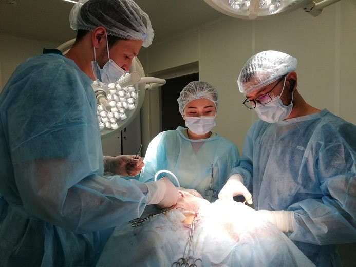 Алматинские онкологи спасли жизнь пациенту с тяжелым диагнозом