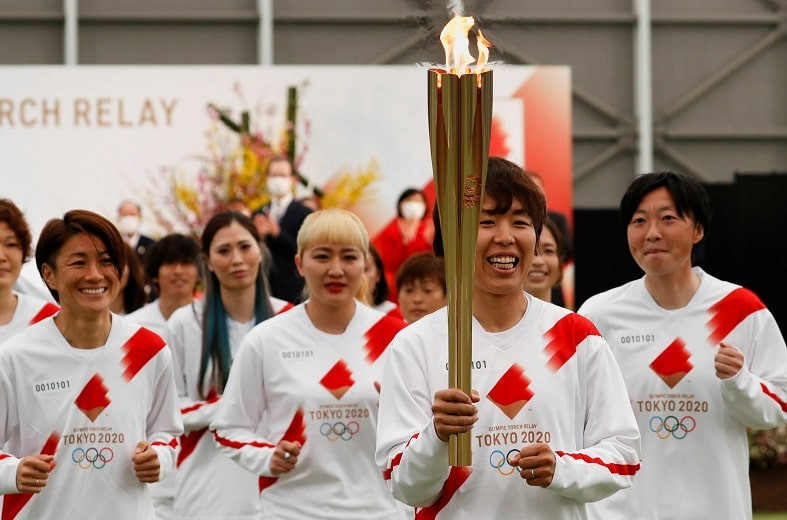Олимпийский факел погас в начале эстафеты: японцы назвали это плохой приметой