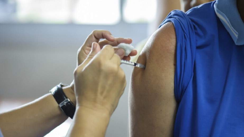 Третий этап массовой вакцинации: прививку смогут получить жители Алматы 