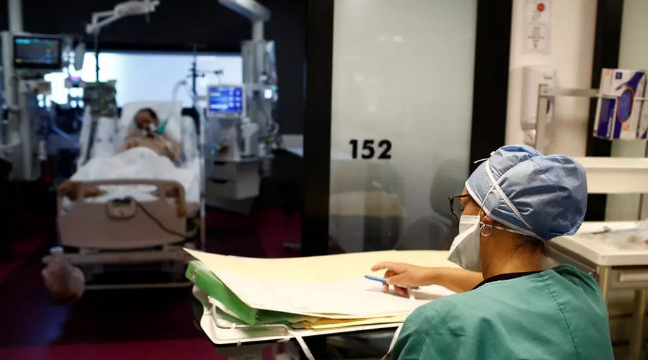 Надвигается катастрофа из-за пандемии: врачи потребовали немедленно закрыть границы 