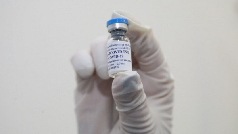 Казахстанская вакцина QazVac может противостоять новым штаммам COVID-19
