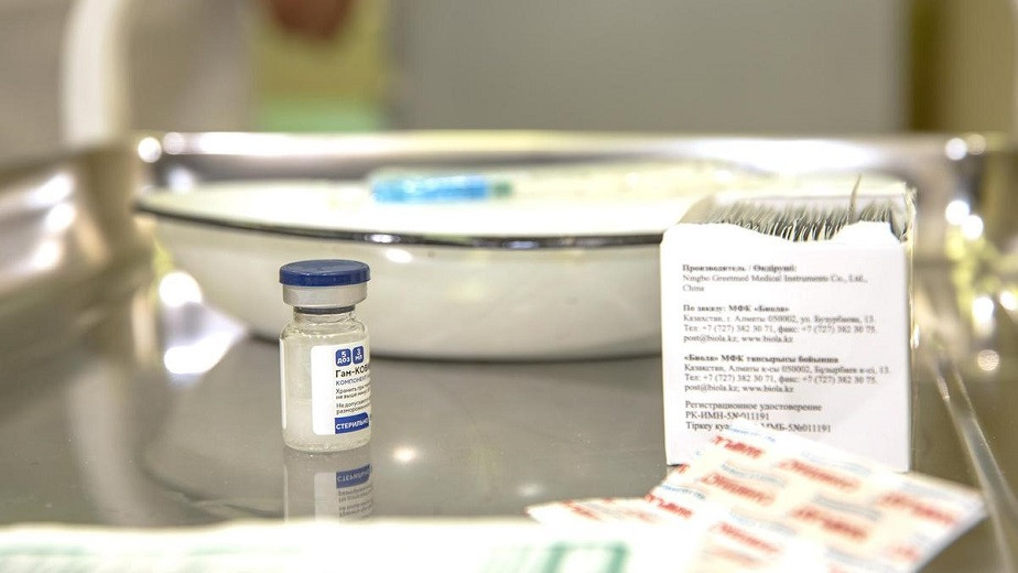 В Алматы доставят почти 400 тысяч доз вакцины до конца апреля