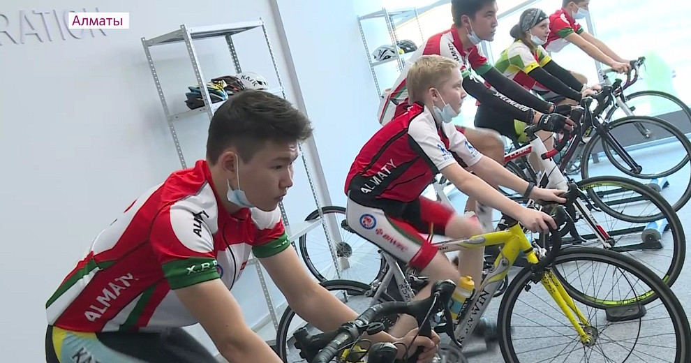 Поддержка и мотивация: профессиональную велошколу для детей и инвалидов открыли в Алматы 