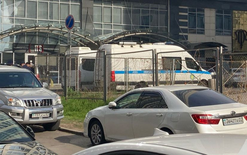 Стрельба в ЖК "Бухар Жырау: полиция Алматы ведёт переговоры 