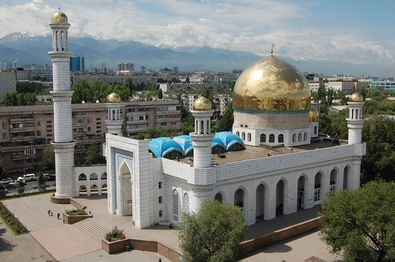 Жума намаз на открытом воздухе: в Алматы разрешили коллективные богослужения 