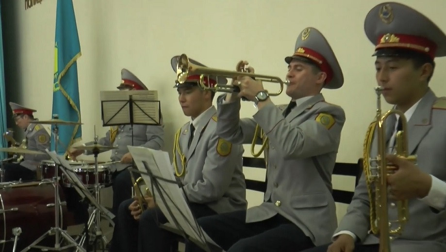 Алматы қаласының полицейлері Жеңіс күніне орай онлайн-концерт ұйымдастырды