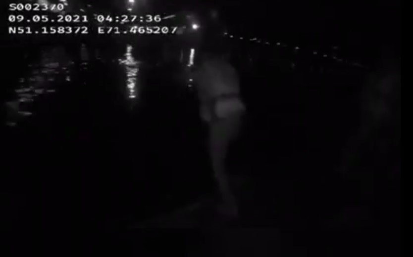 Счет шел на секунды: полицейские в Нур-Султане спасли парня, спрыгнувшего с моста