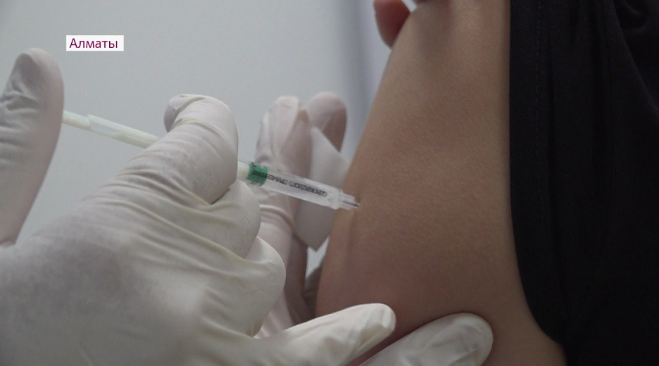Уже 266 привитых: пункт вакцинации от COVID-19 открылся в ТРЦ "Глобус" 