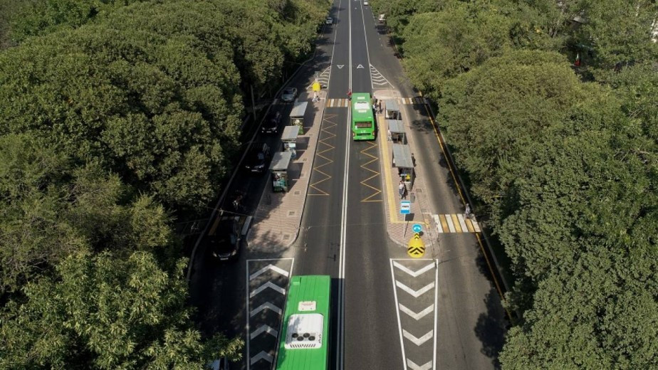 Автомобилистам могут разрешить ездить по автобусной полосе в Алматы