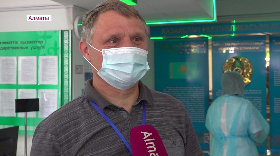 Нужно остановить болезнь: пенсионеры Алматы активно вакцинируются от COVID-19