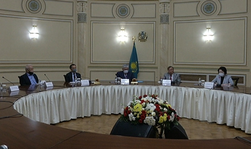 Поздравления от Президента и Елбасы: в Алматы чествовали Олжаса Сулейменова 