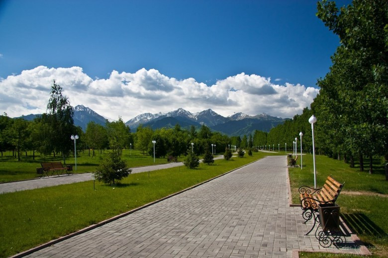 Алматинцы услышат государственный гимн во всех парках, ТРЦ и общественных пространствах