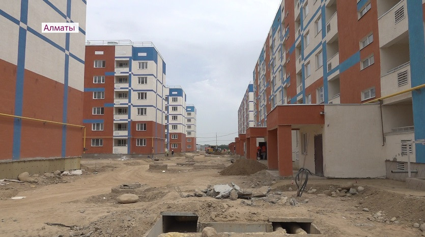 Квартиры для малоимущих и многодетных: строительство нового ЖК в Мадениете завершится в июле  