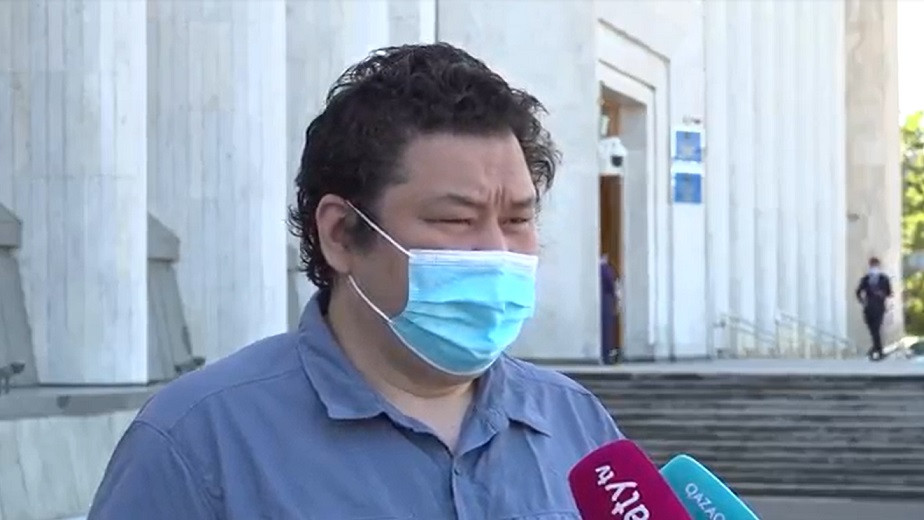 Надо всем вакцинироваться - политолог Марат Шибутов обратился к алматинцам 