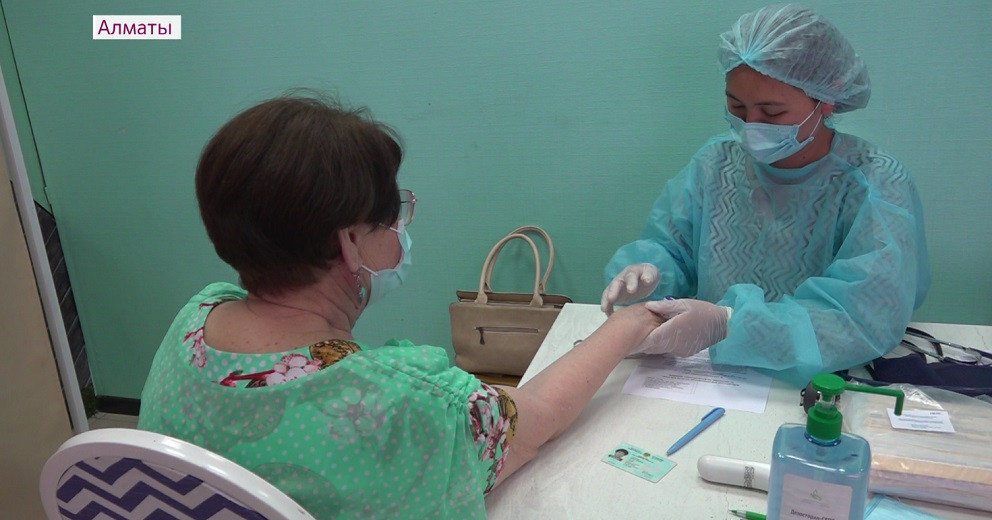 Алматыда 60 жастан асқан 35 мыңға жуық тұрғын вакцина алған 