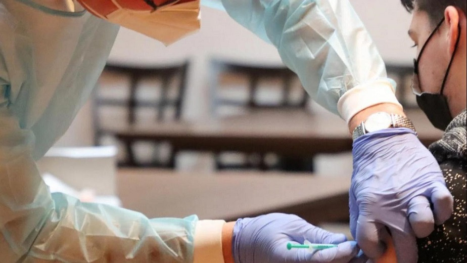 Вакцина – жаңа жеңіске жетудің жалғыз жолы: алматылық спортшылар жаппай вакцина алып жатыр