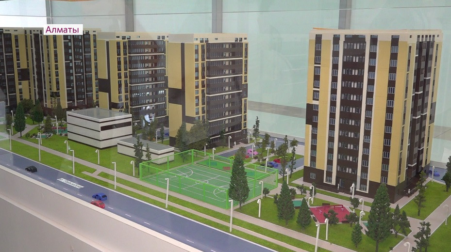 Программа реновации в Алматы: владельцев сносимых домов поселят во временные квартиры