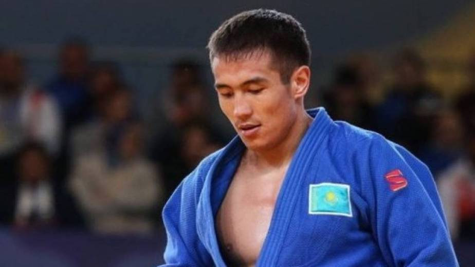 Казахстанский дзюдоист победил призера чемпионата мира на старте Олимпиады