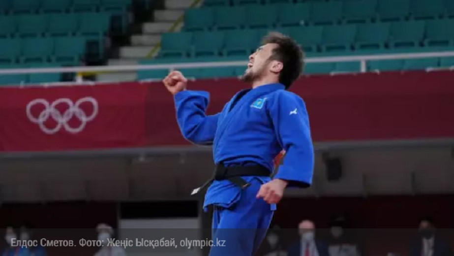 Новый "Мерседес" подарили дзюдоисту, принесшему первую медаль в Казахстан