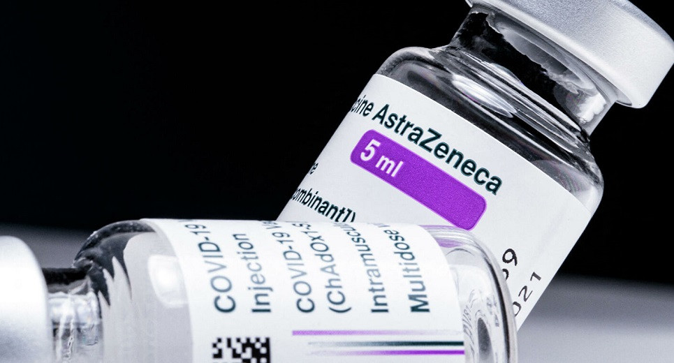 Испытание комбинации вакцин "Спутник Лайт" и AstraZeneca одобрили в России 