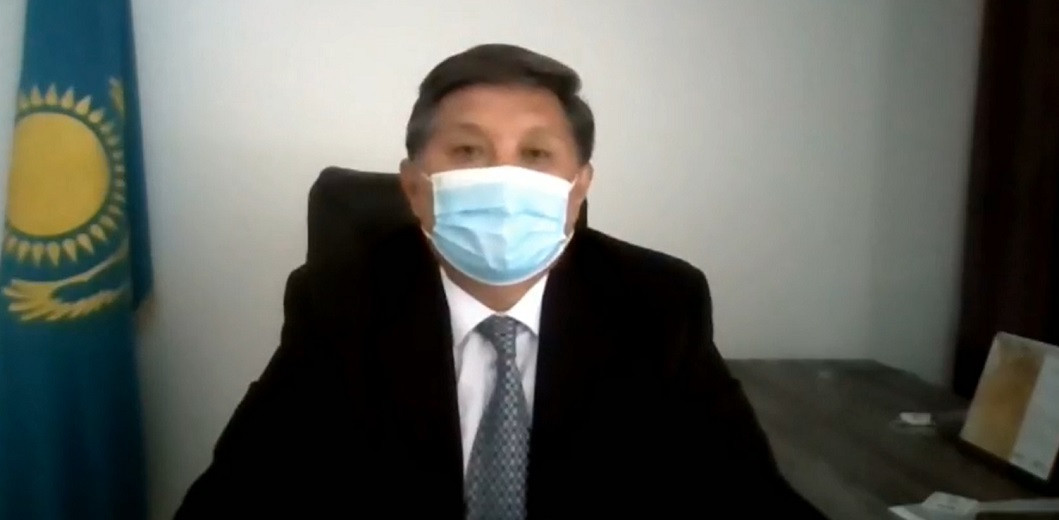 В Алматы ежедневно скорую помощь вызывают 2 700 больных КВИ