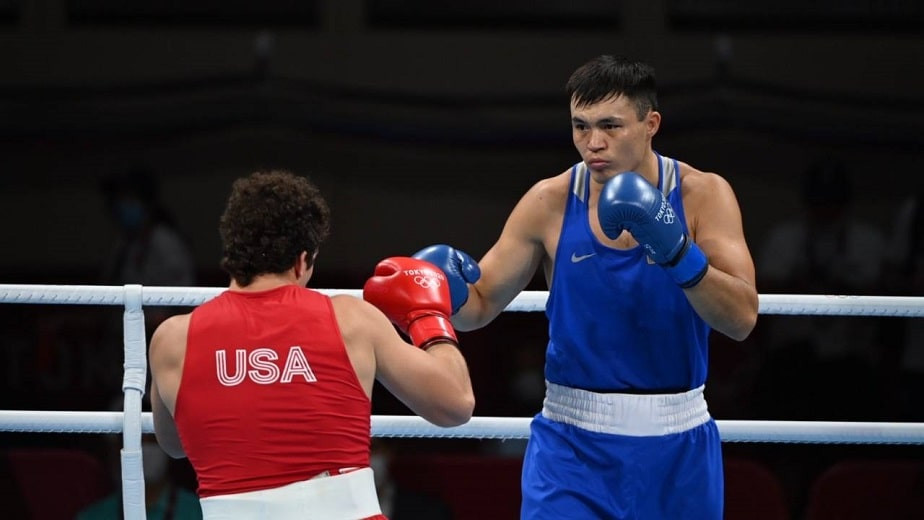 Токио 2020: казахстанский боксер получил нокдаун, но без медали не остался