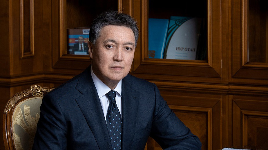 Аскар Мамин поздравил казахстанских строителей с профессиональным праздником