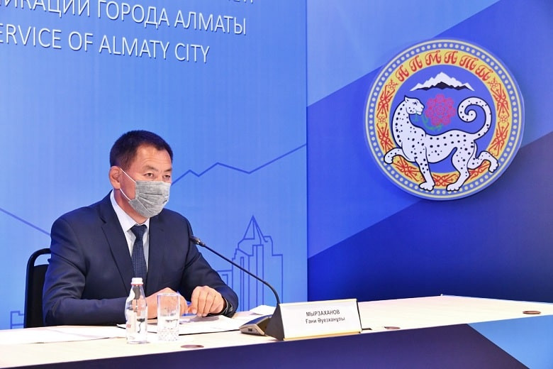 В Алматы к 2025 году построят 350 километров дорог, а в 2021 году заменят асфальт на 212 улицах